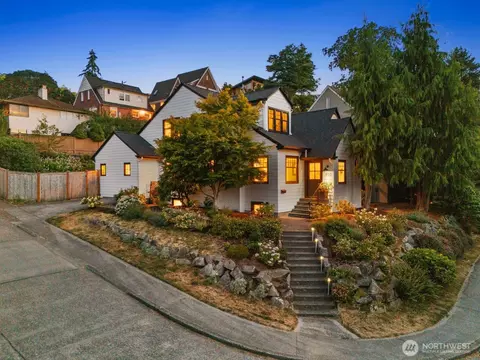 803 W Etruria St, Seattle, WA 98119