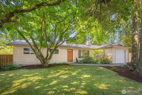 8300 NE 146th St, Kenmore, WA 98028
