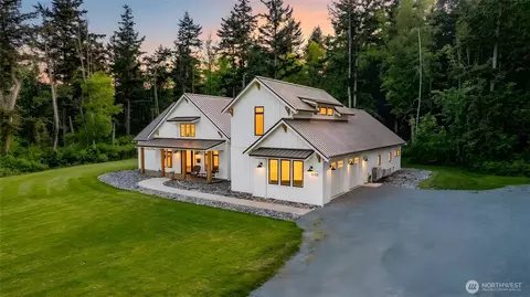 5680 Paradise Ln, Anacortes, WA 98221