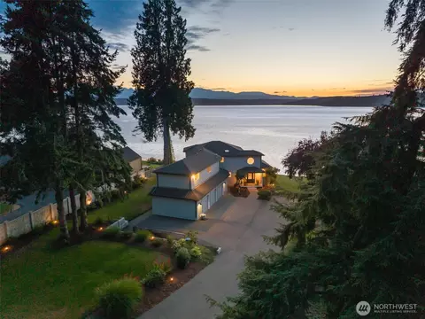 31879 S Bridge Way NE, Poulsbo, WA 98370
