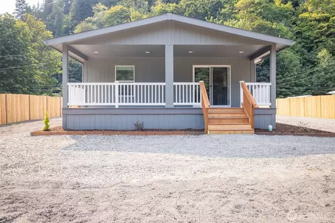 693 S Alder Ln, Port Angeles, WA 98362