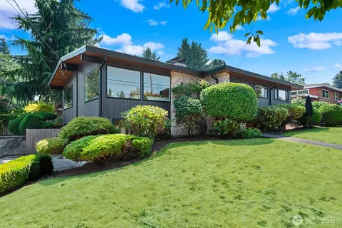 Exterior - 5231 S Othello St, Seattle, WA 98118 photo 10 of 11