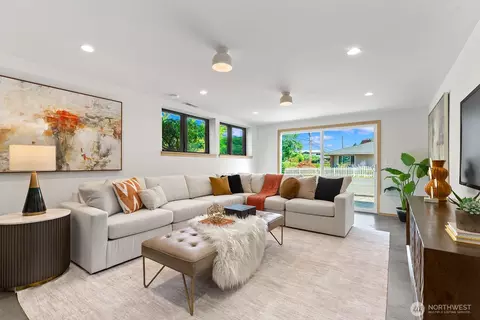 Living - 5231 S Othello St, Seattle, WA 98118 photo 4 of 5
