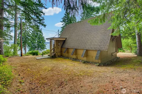 Exterior - 640 E Rauschert Rd, Grapeview, WA 98546 photo 6 of 11