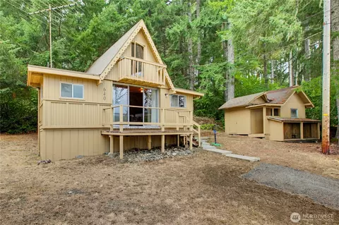 Exterior - 640 E Rauschert Rd, Grapeview, WA 98546 photo 2 of 11