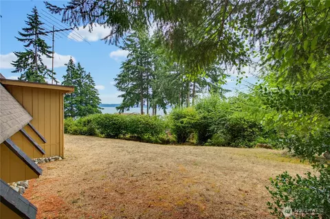 Exterior - 640 E Rauschert Rd, Grapeview, WA 98546 photo 7 of 11