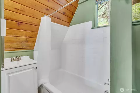Bath - 640 E Rauschert Rd, Grapeview, WA 98546 photo 1 of 1