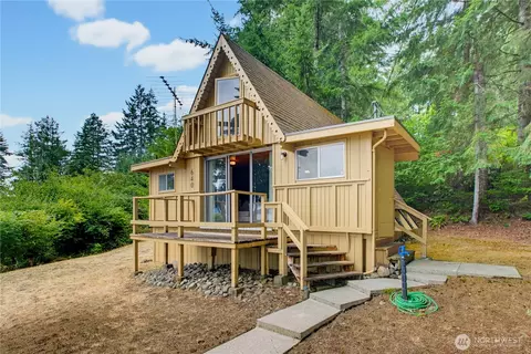 Exterior - 640 E Rauschert Rd, Grapeview, WA 98546 photo 3 of 11