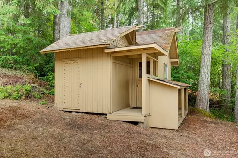 Exterior - 640 E Rauschert Rd, Grapeview, WA 98546 photo 5 of 11