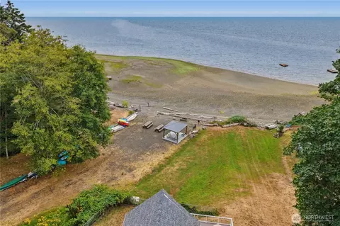 View/Area - 640 E Rauschert Rd, Grapeview, WA 98546 photo 2 of 4
