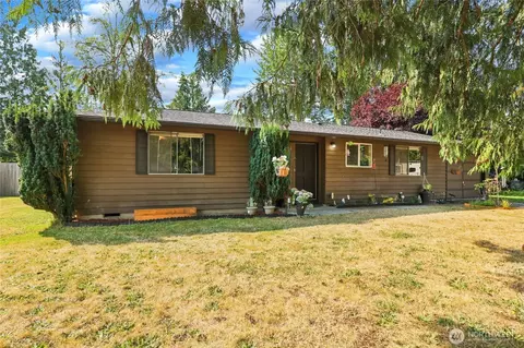 2422 Hennessy Ln, Port Angeles, WA 98363