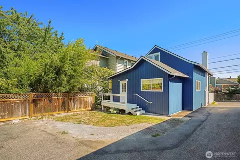332 NE 50th St, Seattle, WA 98105