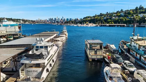 1301 N Northlake Way, Seattle, WA 98103