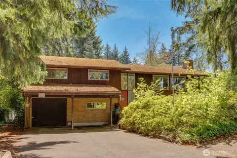 2118 80th St E, Tacoma, WA 98404