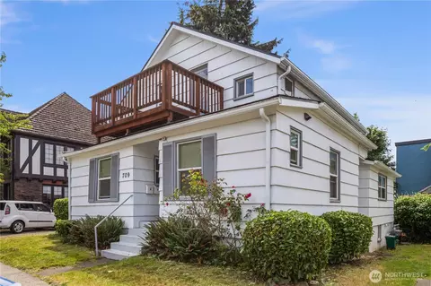 709 NE 43rd St, Seattle, WA 98105