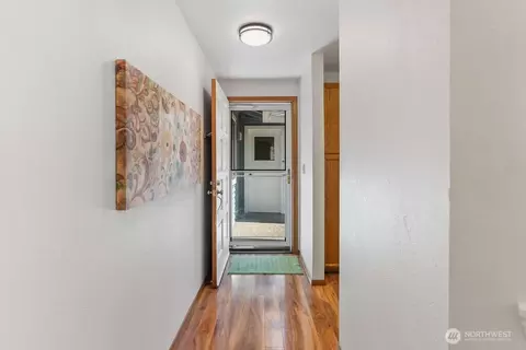 Entry Way - 1800 Mill Creek Rd SE #12A, Mill Creek, WA 98012 photo 3 of 5