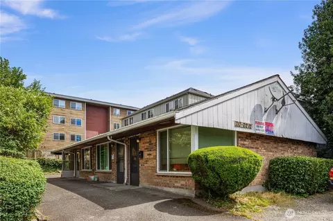 710 NE 43rd St, Seattle, WA 98105