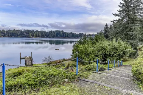 924 Shorewood Dr #C28, Bremerton, WA 98312