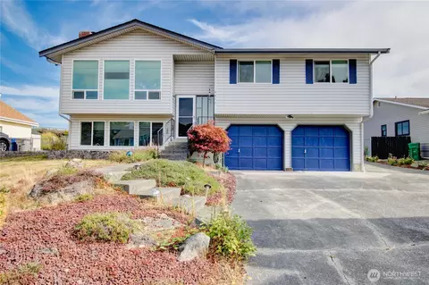 4417 Glasgow Way, Anacortes, WA 98221