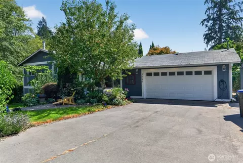 5696 E Collins Rd, Port Orchard, WA 98366