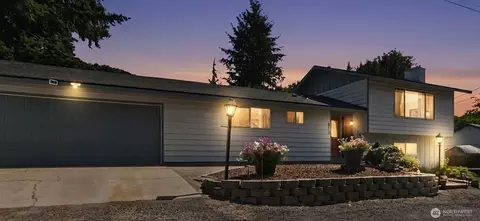411 N Colorado Ave, East Wenatchee, WA 98802