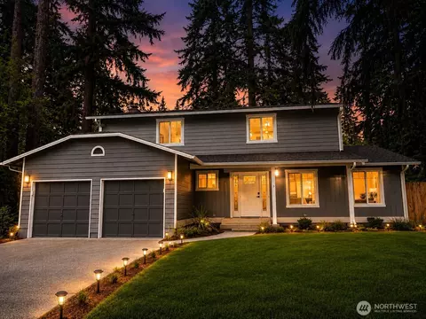 8430 SE 45th St, Mercer Island, WA 98040