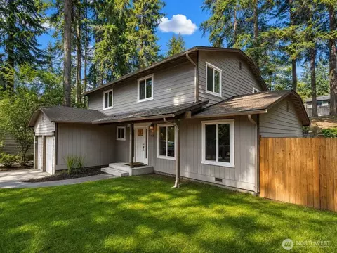 8430 SE 45th St, Mercer Island, WA 98040