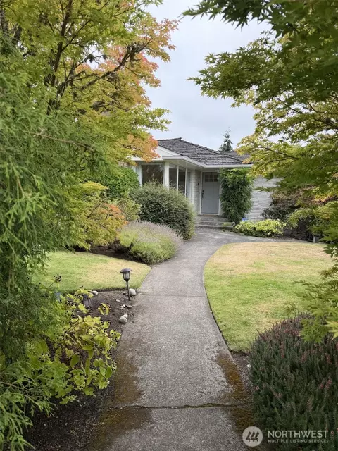 2652 37th Ave W, Seattle, WA 98199