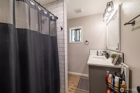 Bath - 237 Frogner Rd, Chehalis, WA 98532 photo 4 of 4