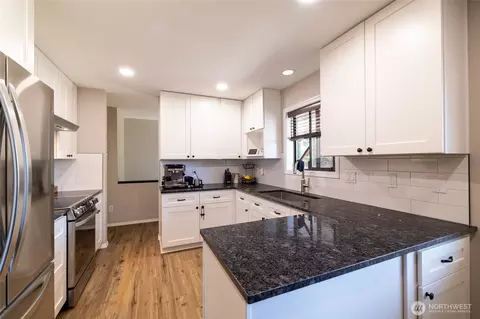 Kitchen - 237 Frogner Rd, Chehalis, WA 98532 photo 1 of 5