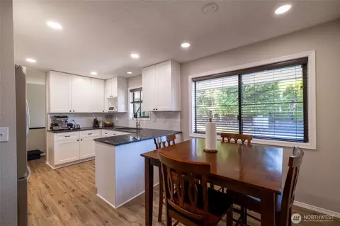 Kitchen - 237 Frogner Rd, Chehalis, WA 98532 photo 3 of 5