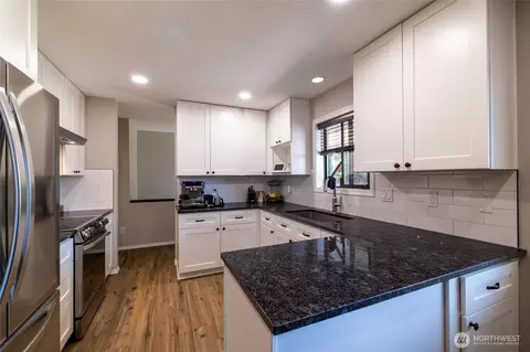 Kitchen - 237 Frogner Rd, Chehalis, WA 98532 photo 2 of 5