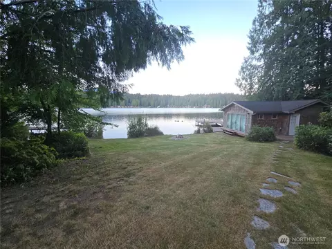 425 W Shore Loop Rd, Snohomish, WA 98290