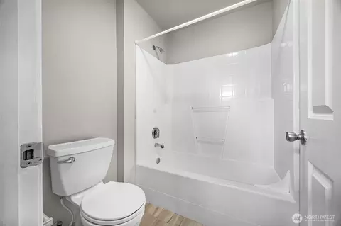 Bath - 3927 138th St SE, Mill Creek, WA 98012 photo 3 of 4