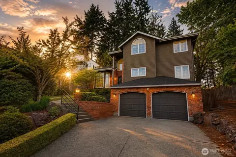 1010 106th Ave SE, Bellevue, WA 98004