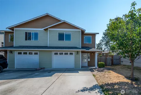 60 NE Melrose Dr, Oak Harbor, WA 98277