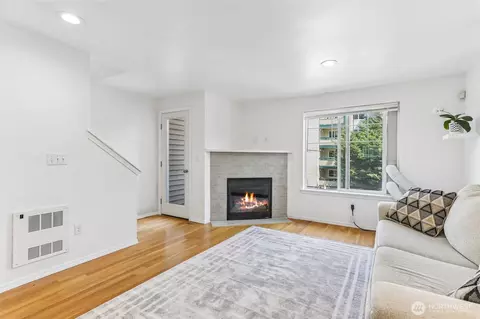 12333 28th Ave NE #B, Seattle, WA 98125