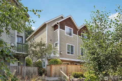 12333 28th Ave NE #B, Seattle, WA 98125