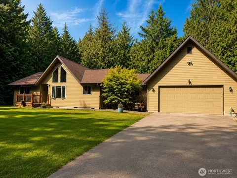 132 S Tara Ln, Port Angeles, WA 98362
