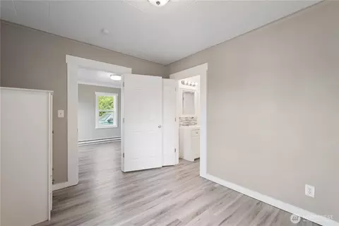 Bedroom - 256 Beech St, Longview, WA 98632 photo 2 of 3