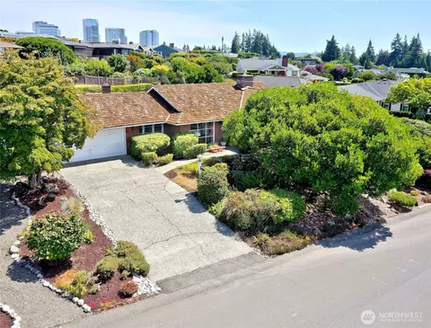 1012 Evergreen Dr, Bellevue, WA 98004