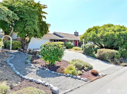 1012 Evergreen Dr, Bellevue, WA 98004