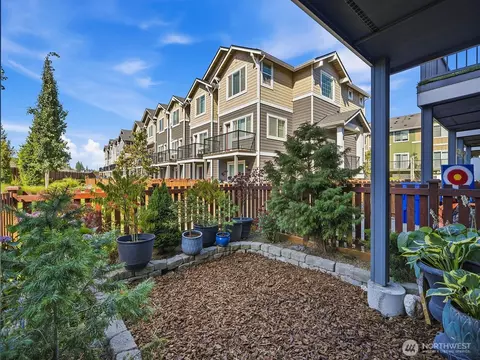 Exterior - 3005 34th Pl, Everett, WA 98201 photo 1 of 8