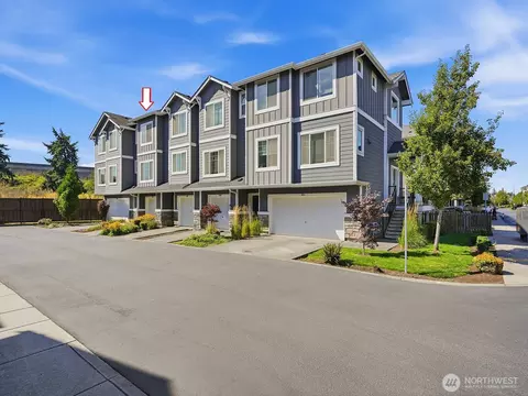 Exterior - 3005 34th Pl, Everett, WA 98201 photo 4 of 8
