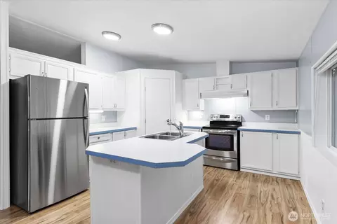 Kitchen - 11100 4th Ave W #4, Everett, WA 98204 photo 1 of 4