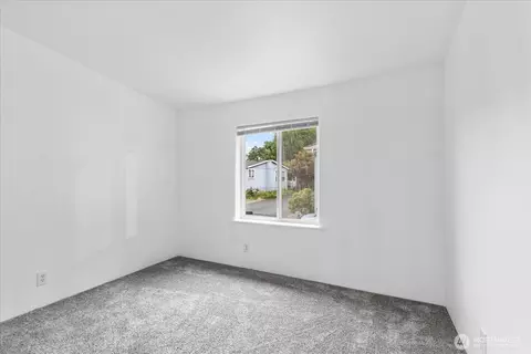 Bedroom - 11100 4th Ave W #4, Everett, WA 98204 photo 6 of 10