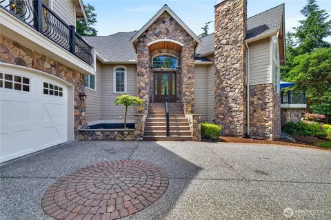 11946 New Morning Dr, Anacortes, WA 98221