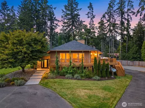 2616 Country Club Ct NW, Olympia, WA 98502