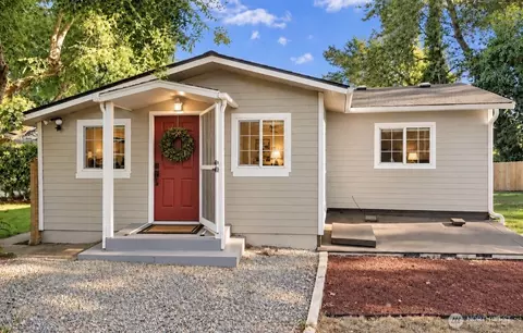 469 Maple Ave SW, Renton, WA 98057