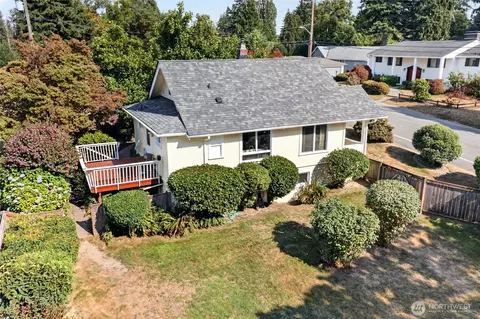 906 SW 130th St, Burien, WA 98146